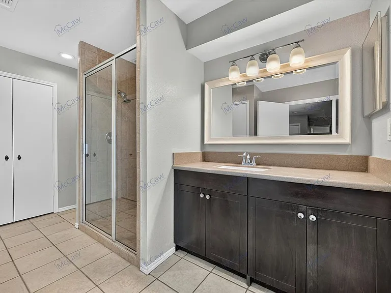 4900 Ledgestone Dr — Photo 24