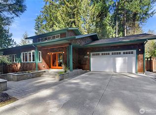 5690 NE Wild Cherry Ln, Bainbridge Island, WA 98110