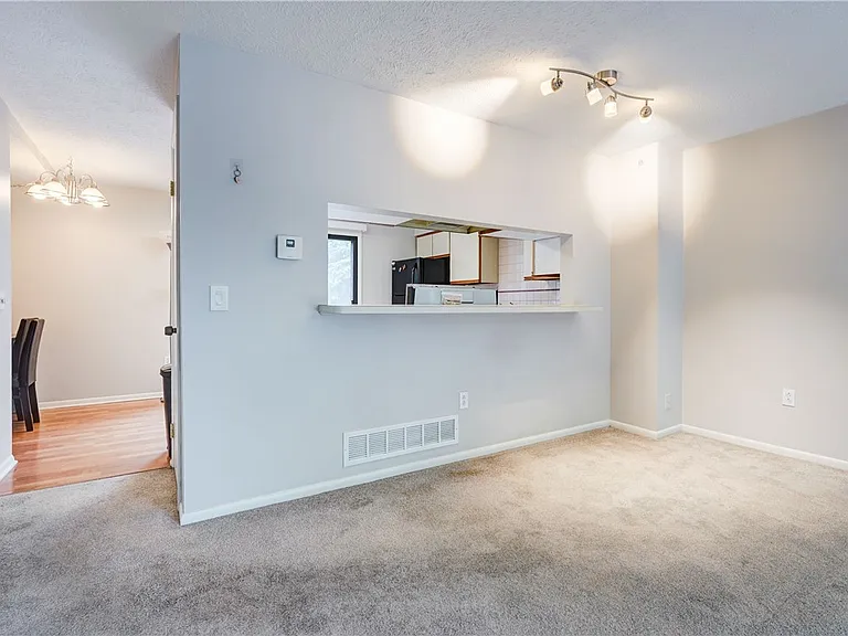 133 Penn Ln — Photo 3