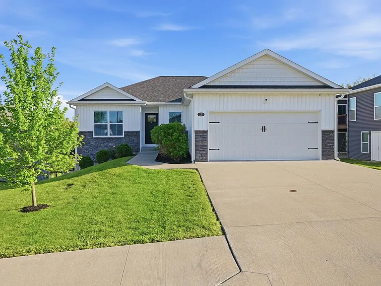 4190 W Posey Ln — Photo 1