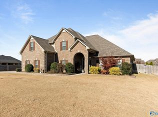 25217 Whispering Ln, Athens, AL 35613