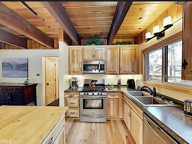 637 Saint Moritz Dr — Photo 6