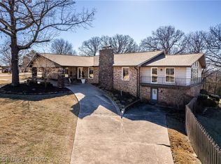 8500 Royal Ridge Dr, Fort Smith, AR 72903