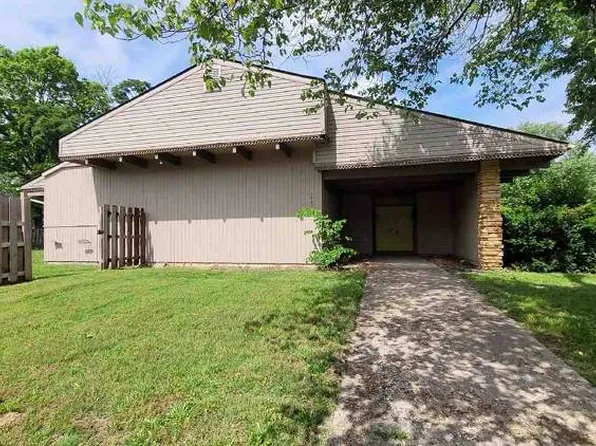 1647 Glenwood Pl, Carthage, MO 64836