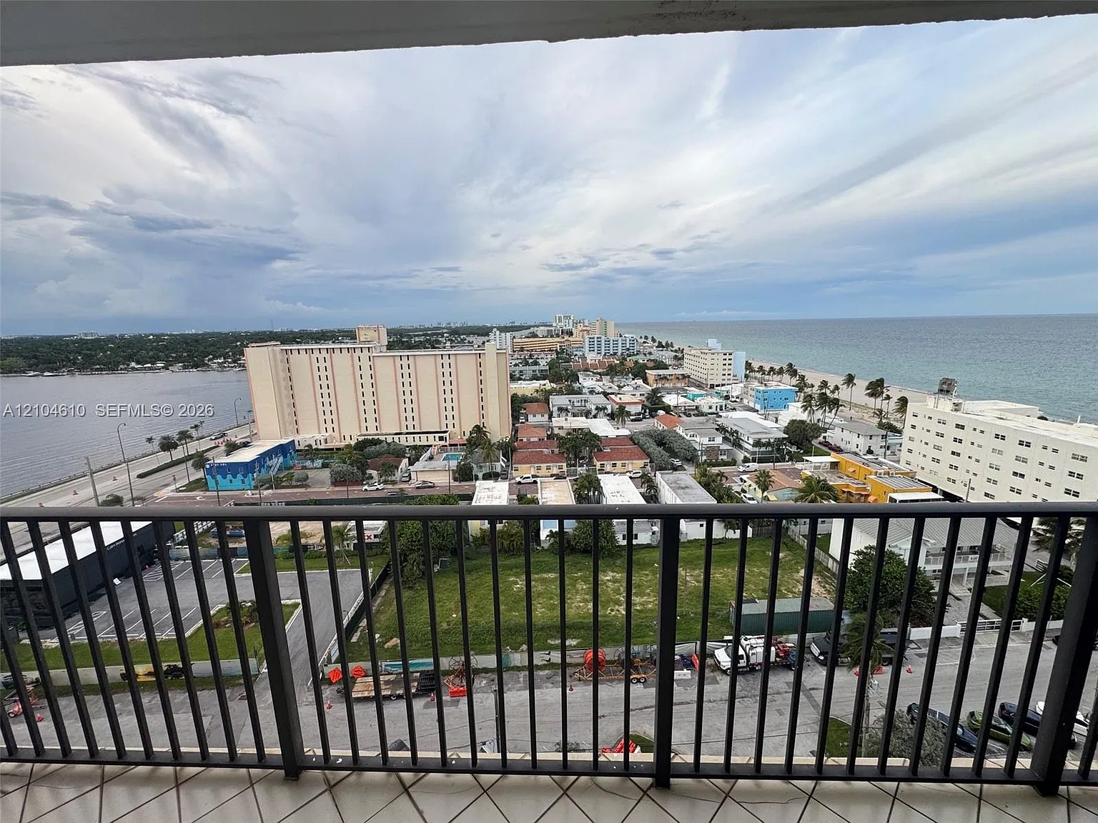 Summit Condo — Photo 3
