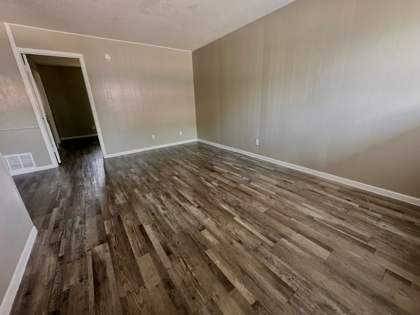 1302 Harris Apartments — Photo 2