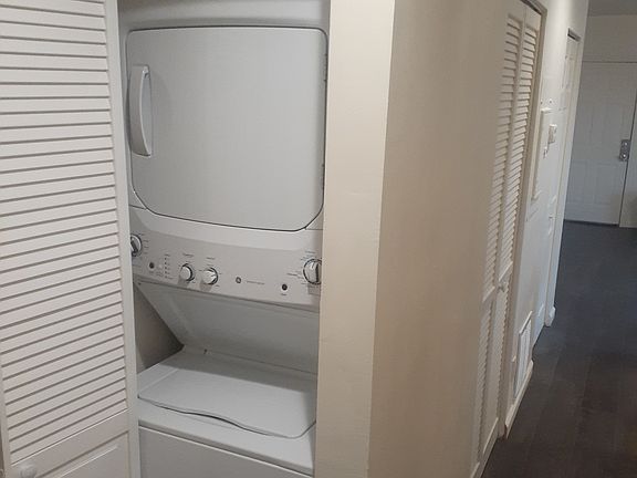 2nd image of 1900 Mallinckrodt St #C