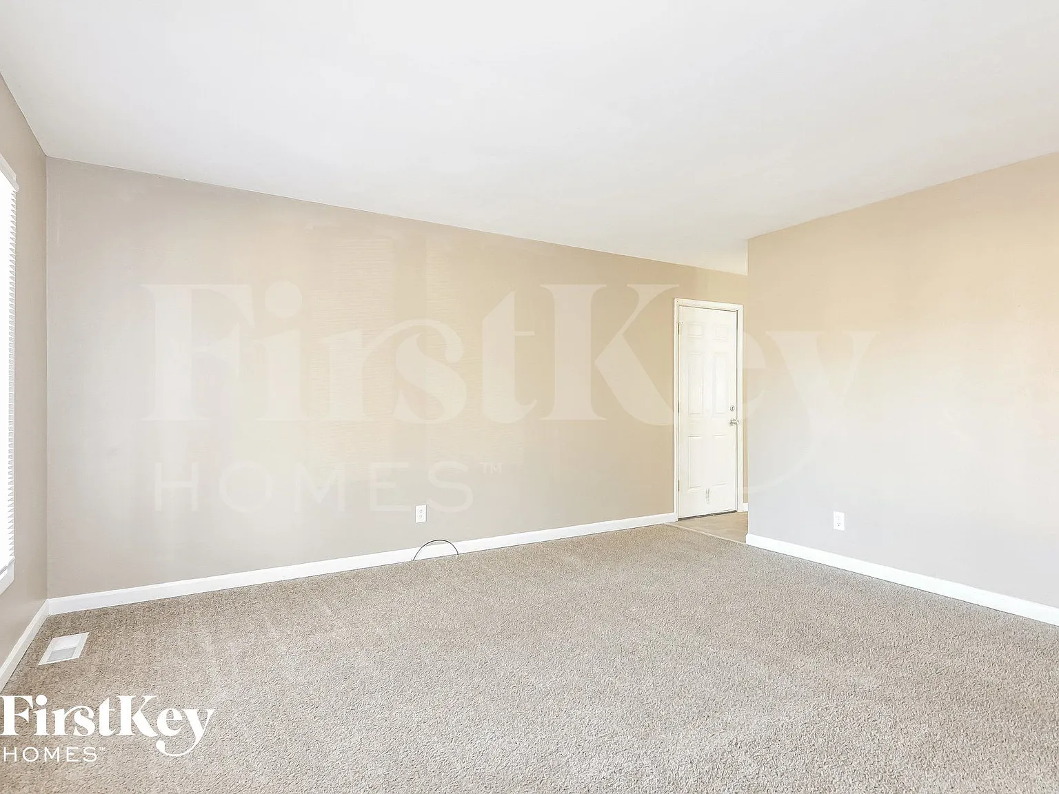 4 bed, 2.0 bath, 1310 sqft, $1,975 — Photo 3