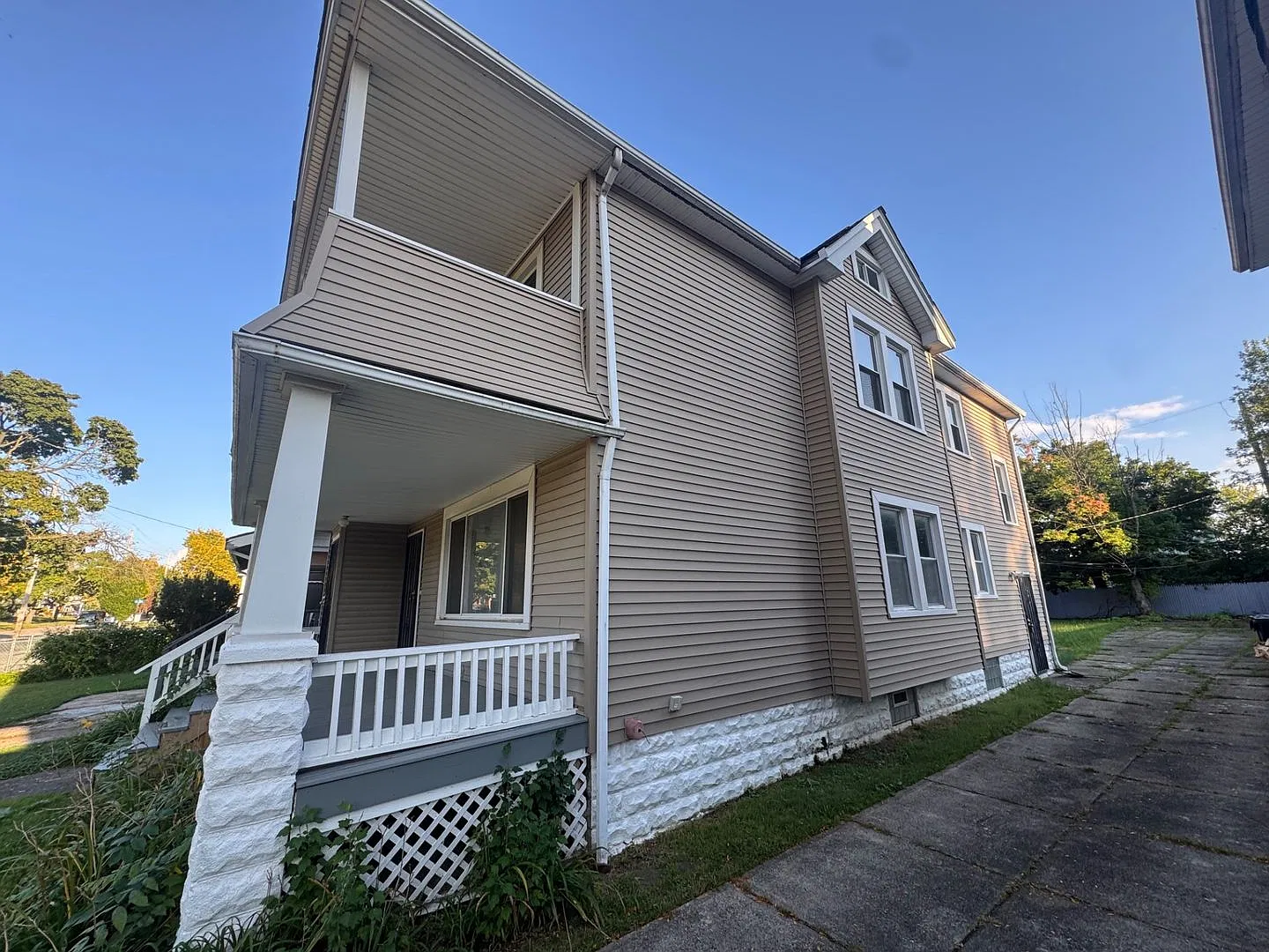 13504 Southview Ave — Photo 2