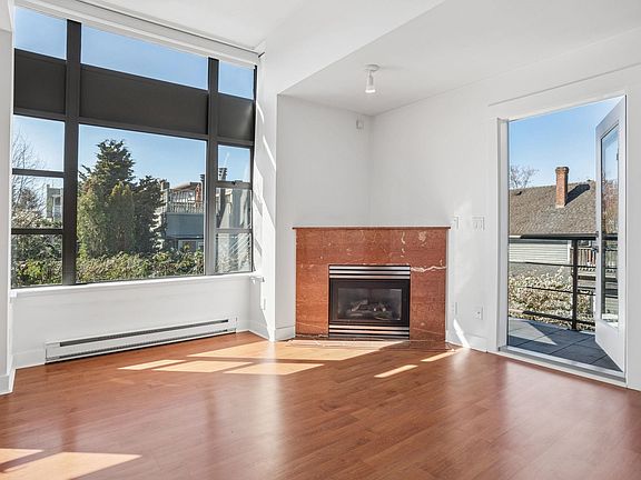4th image of 2119 Yew St #305