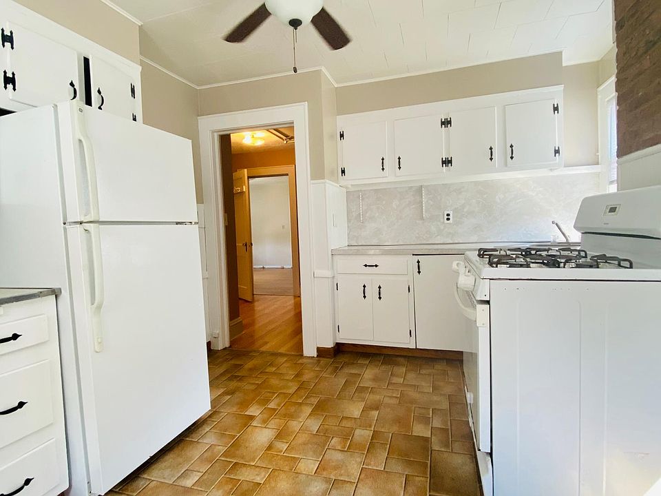 1st image of 111 Grand St Floor 2
