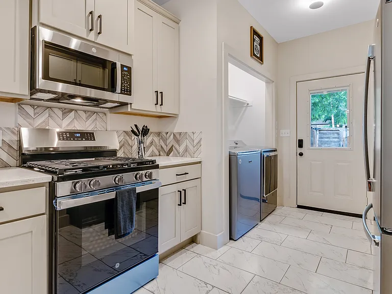 1227 Mason St — Photo 8
