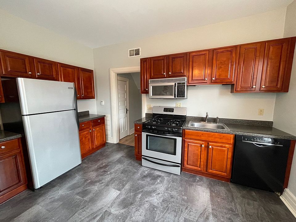 1st image of 14 N Lime St APT 4