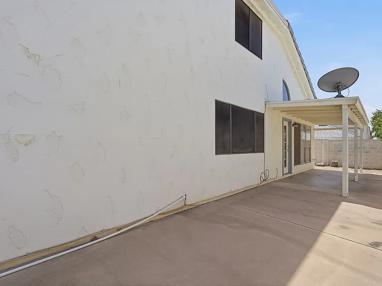 1146 N Granada Dr — Photo 30