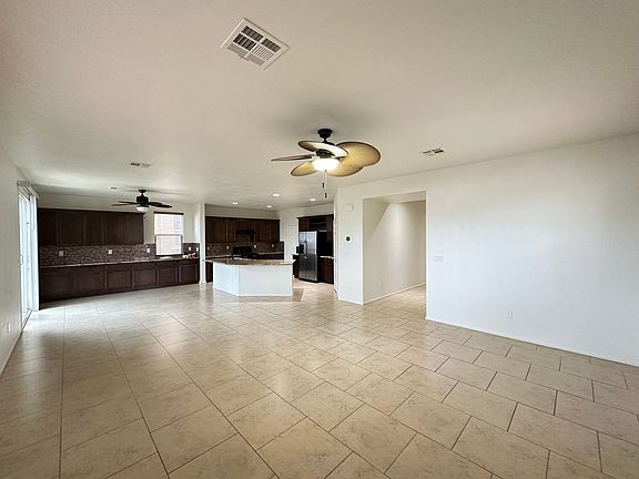 4th image of 304 Woodsfield Ct
