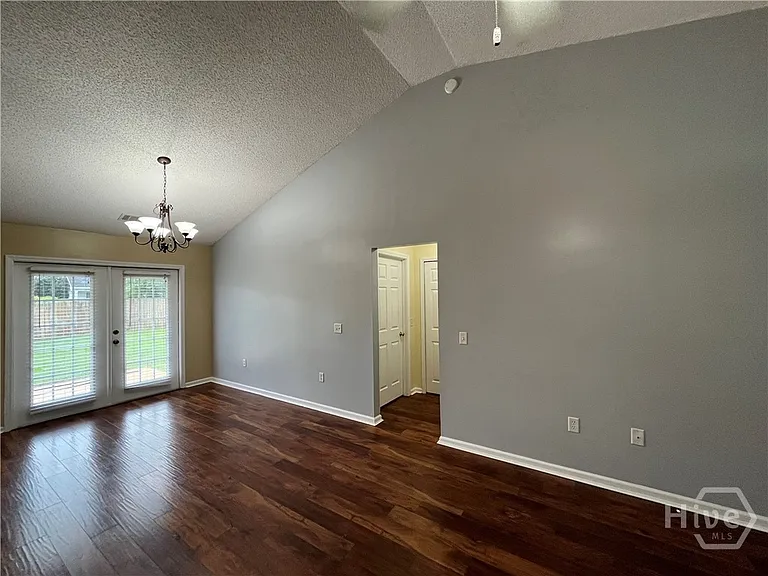283 Lancaster Way — Photo 4
