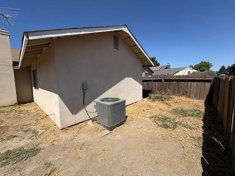 1257 W Olema Cir — Photo 30