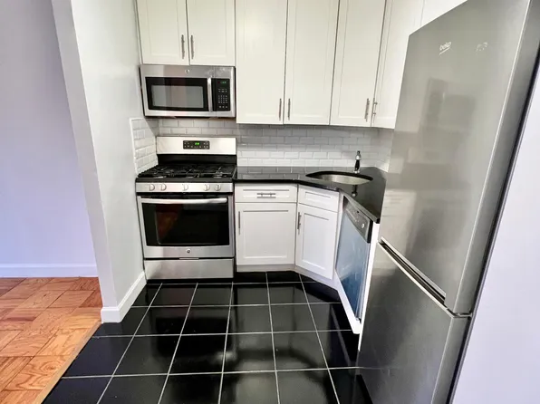 14016 34th Ave, Flushing, NY