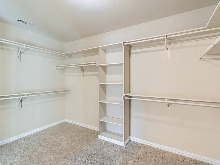 1880 Woodchase Dr — Photo 8