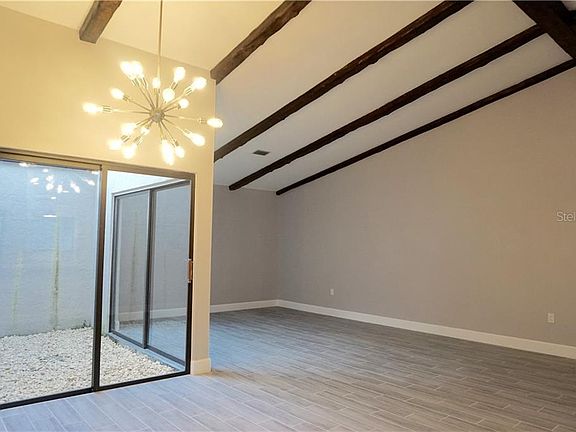 2nd image of 3741 Glen Oaks Manor Dr