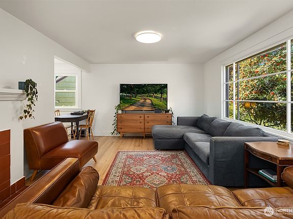 4th image of 323 NW 83rd Street