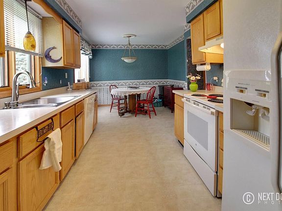 2nd image of 674 Woodcreek Cir