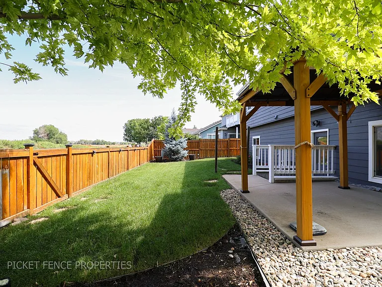 905 Durum St — Photo 15