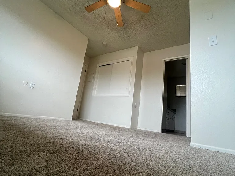3041 E Hammond Ave #105 — Photo 3