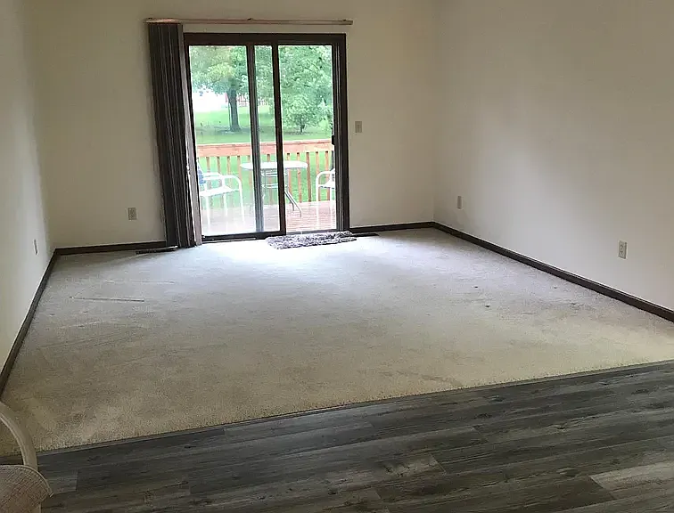 407 N Hickory St — Photo 2