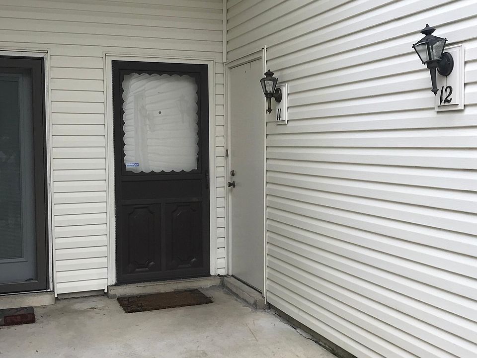 Ground floor entrance.