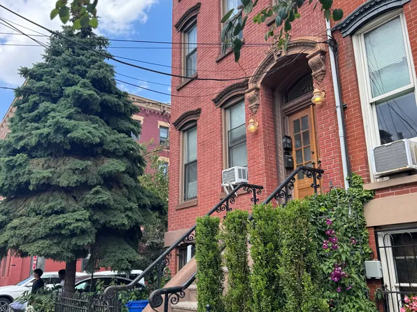 562 1/2 Jersey Ave Floor 1, Jersey City, NJ 07302