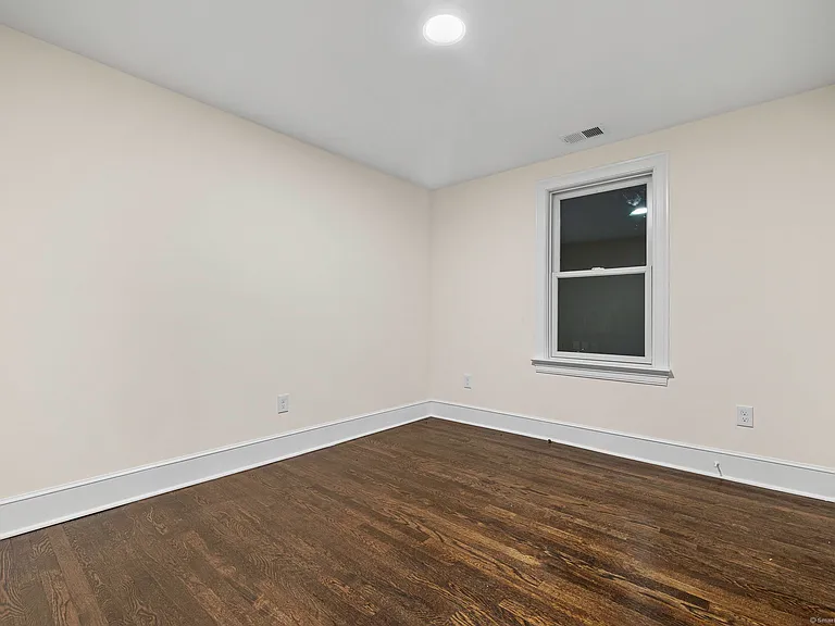 46 Puritan Ln — Photo 17