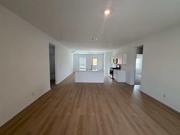 3rd image of 7020 S Maple Ave