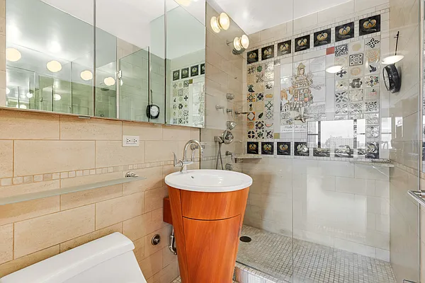 Rented by R New York | media 8