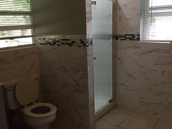 5th image of 407 Avenue L NE