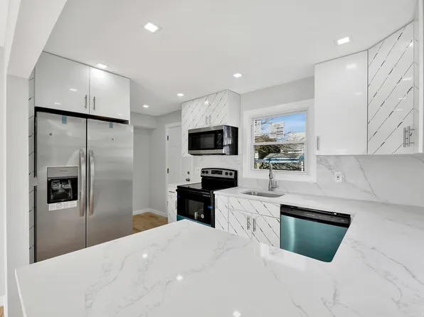 84 Overton Street, Freeport, NY 11520