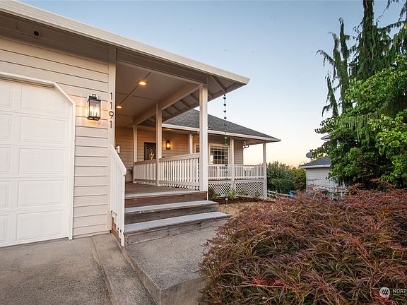 3rd image of 1191 E Caples Court