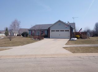 201 Broadmore Cir, Angola, IN 46703