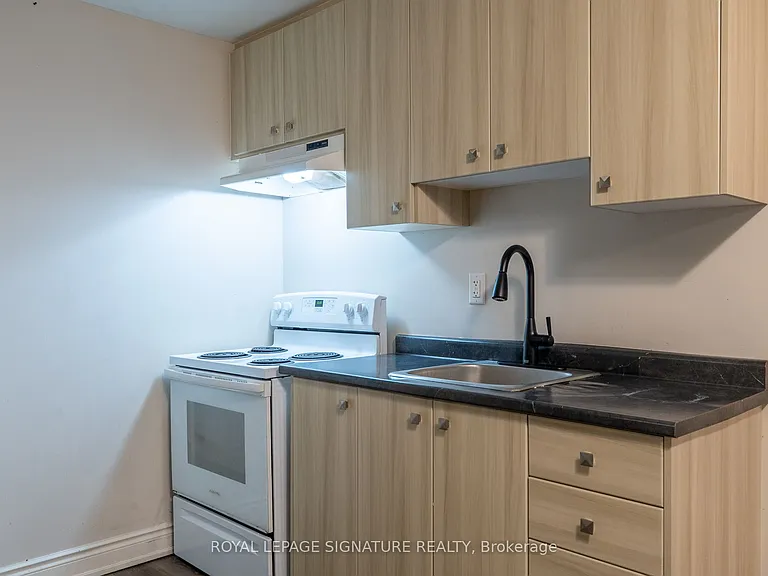 5385 Durie Rd #LOWER — Photo 11