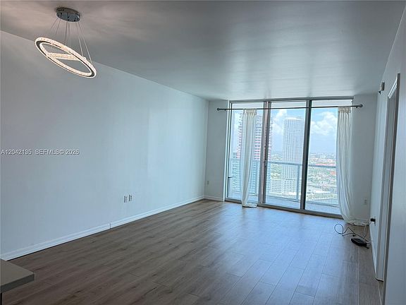 4th image of 55 SE 6th St APT 3900