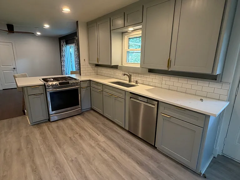 6128 Hollis Ave — Photo 7