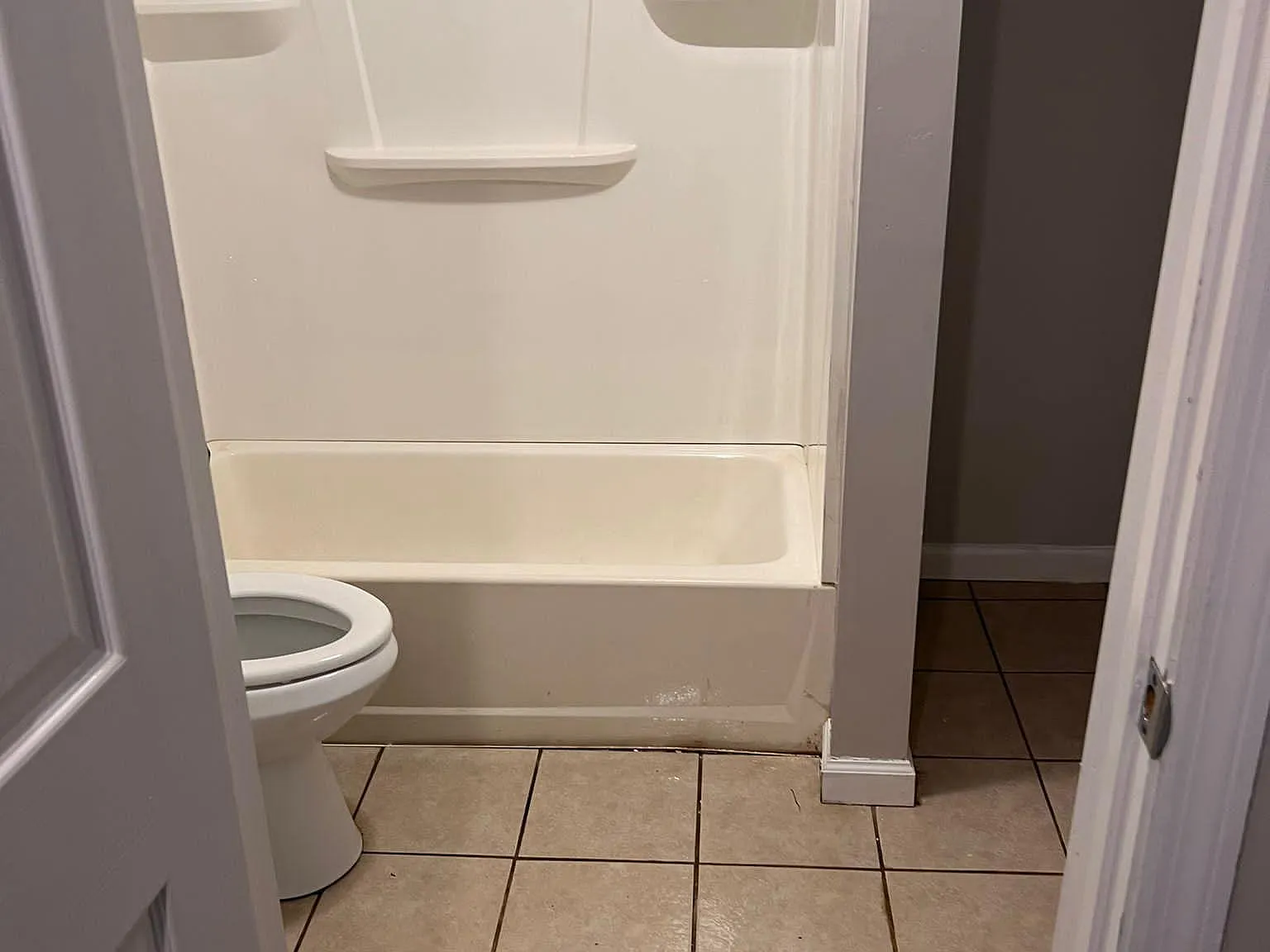 3 bed, 850 sqft, $1,100 — Photo 3