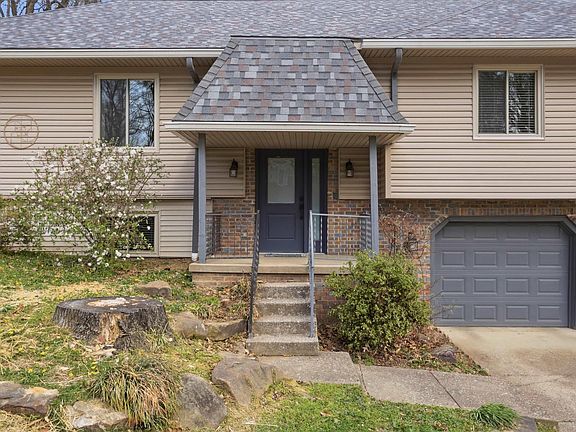 4th image of 5122 Woodridge Dr