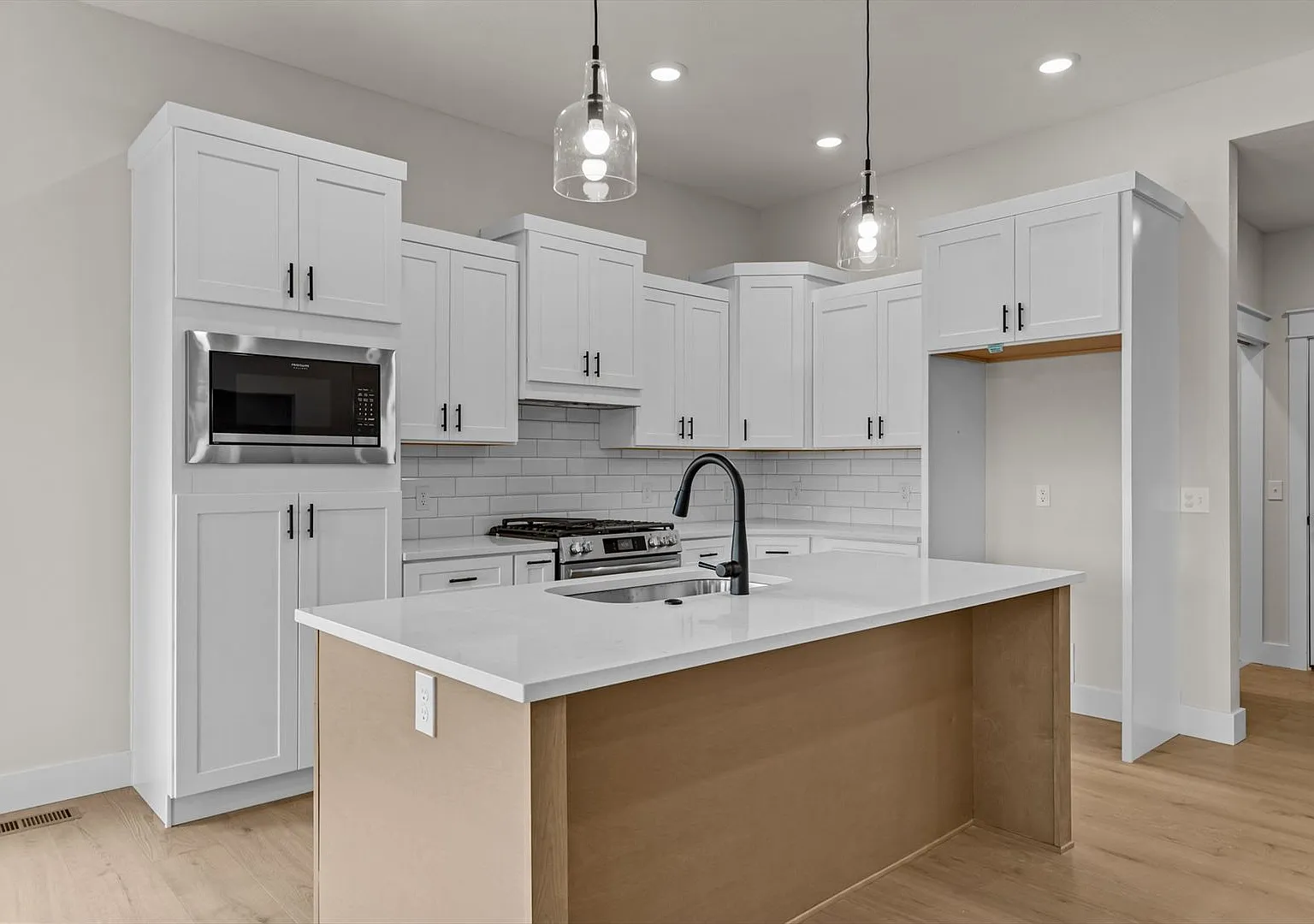 New Construction! Four bedroom home in gated neighborhood. — Photo 4