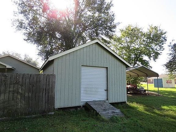 3rd image of 924 Helena Ave