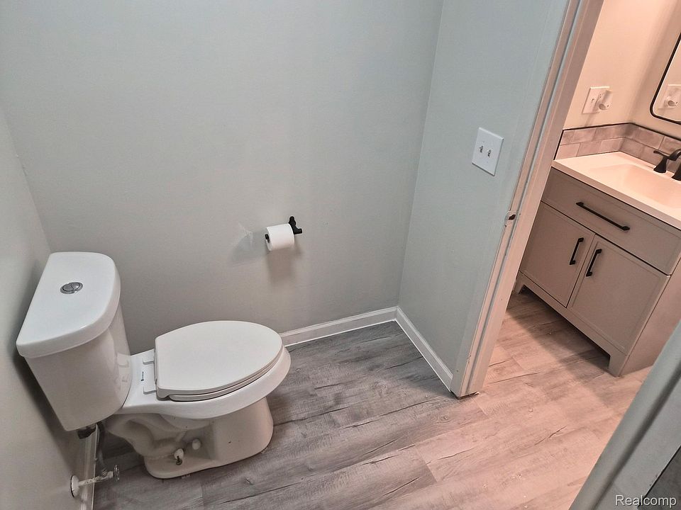 15940 W Eleven Mile Rd, photo 6