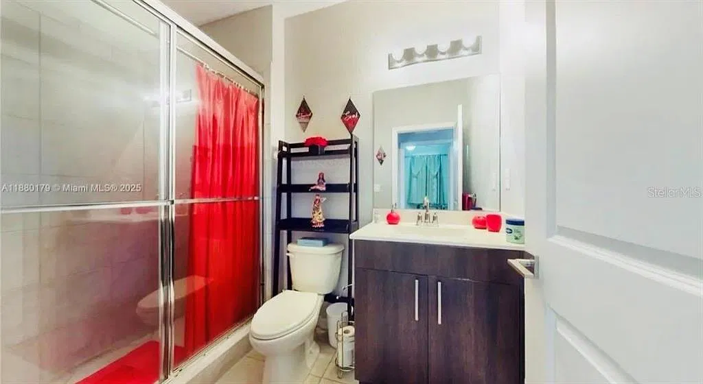 1 bed, 1.0 bath, 1600 sqft, $2,200 — Photo 4