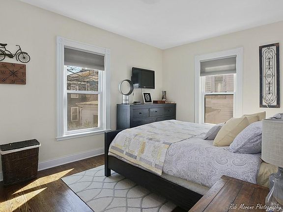 3rd image of 7 Buck St #2