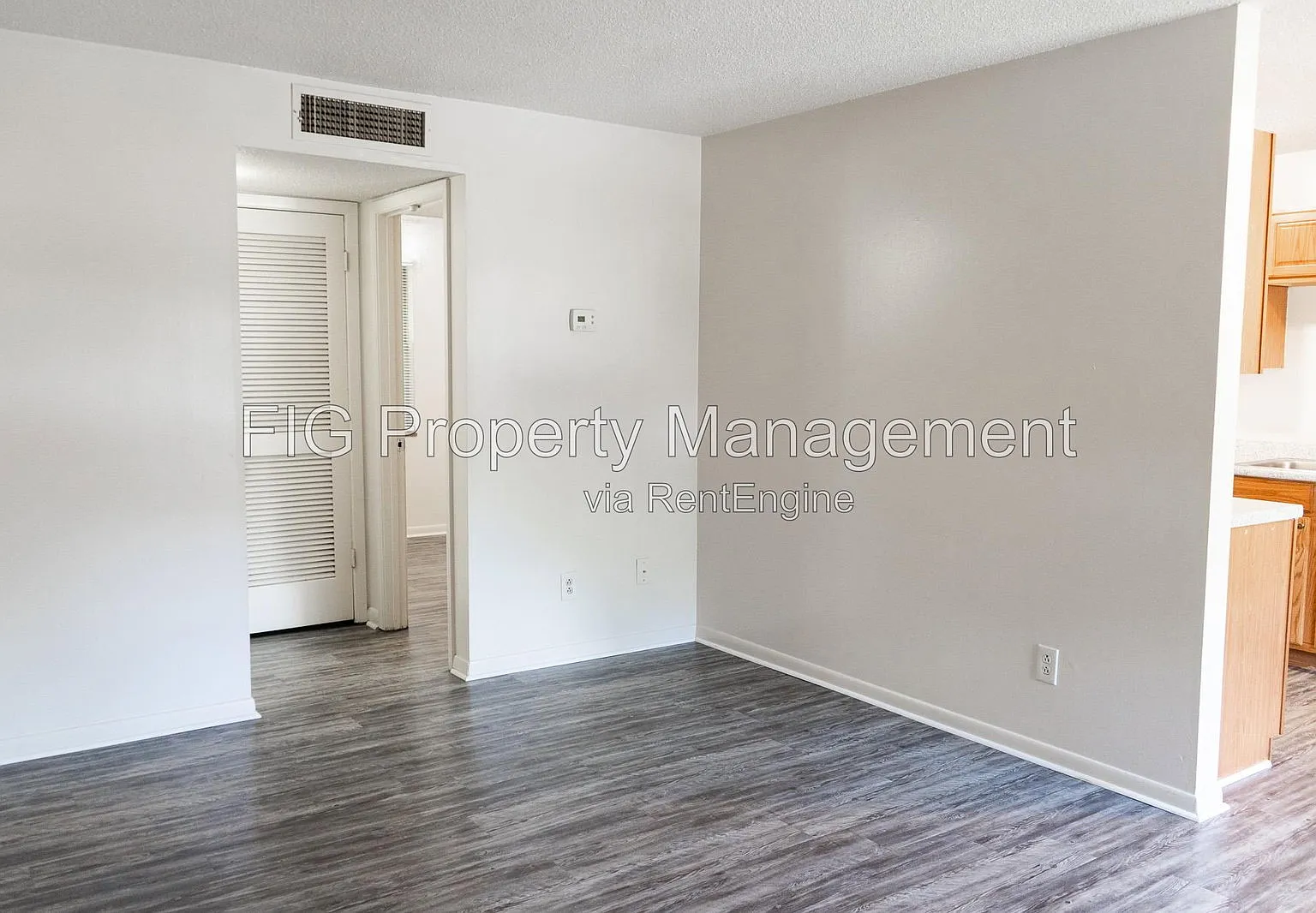 706 E Inskip Dr — Photo 3