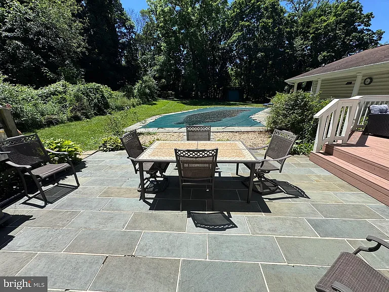 317 W Seminary Ave — Photo 36